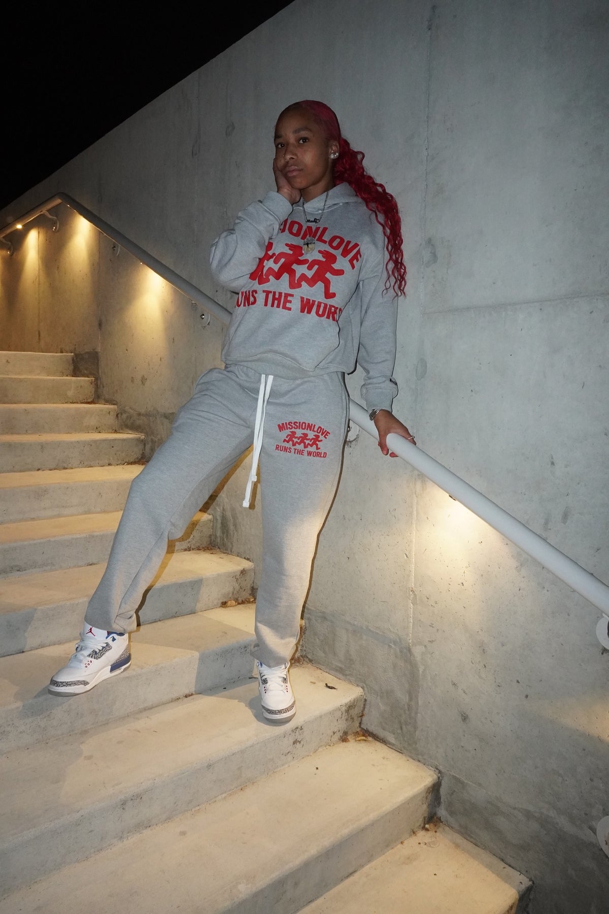 UNIVERSITY(HOODIE